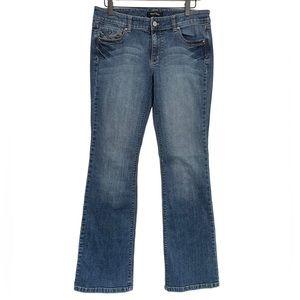 Women’s White House Black Market Blanc Medium Wash Boot Leg Jeans. Size 8 R